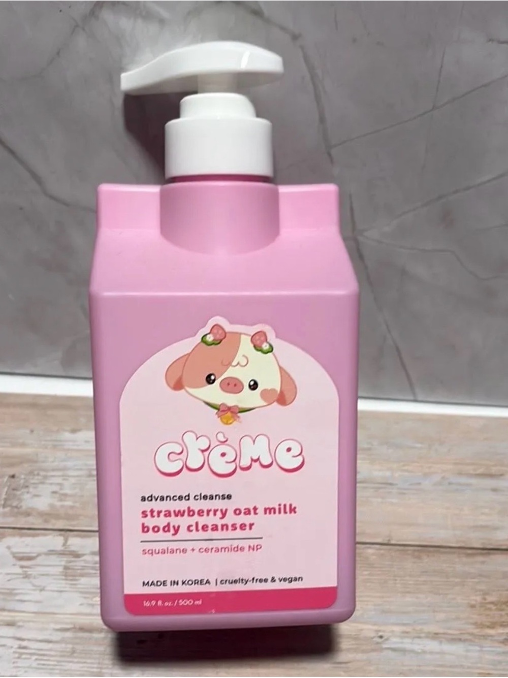 crème Strawberry Oat Milk Body Cleanser — Pink
